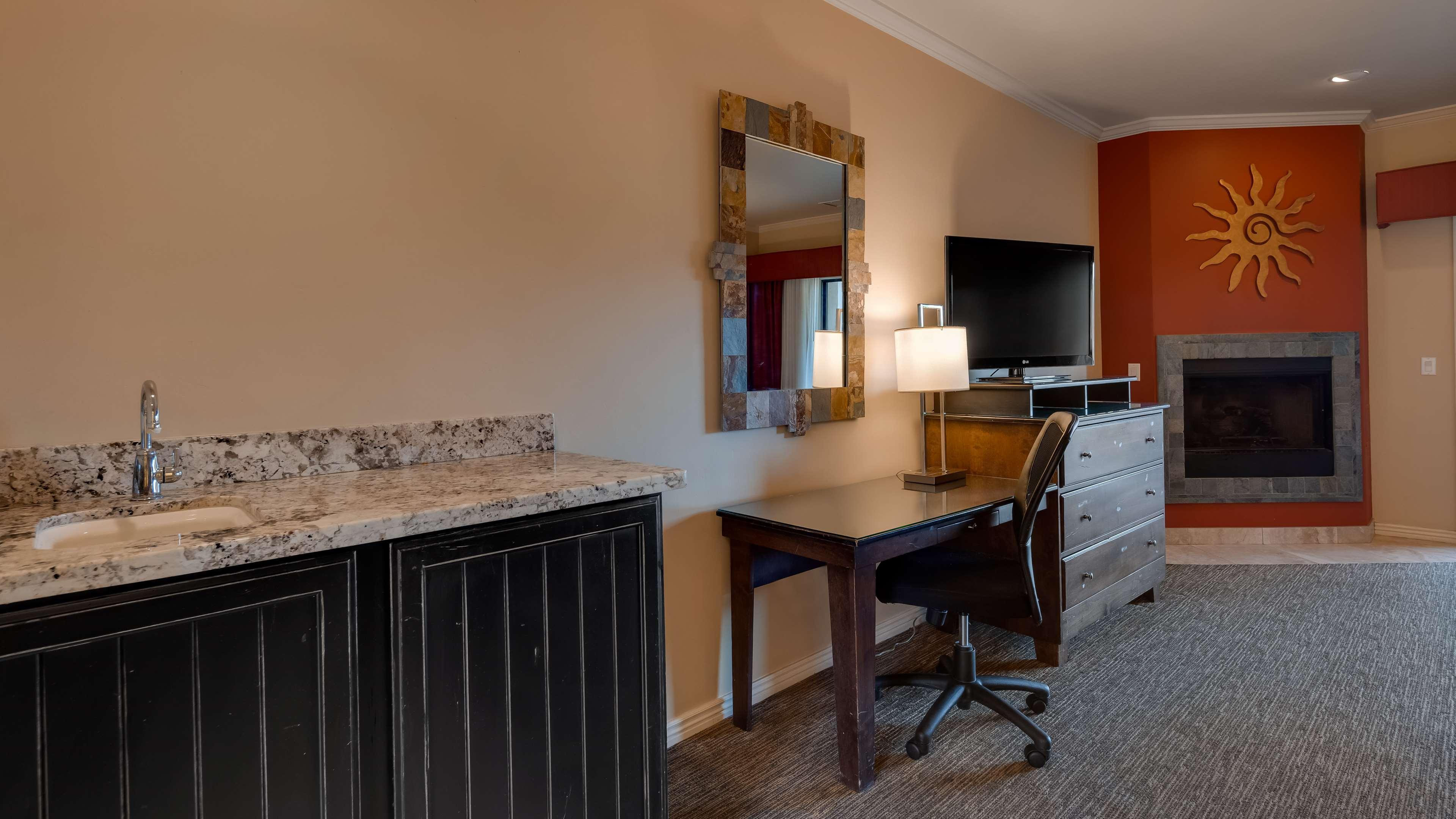 Best Western Plus Arroyo Roble Hotel & Creekside Villas Sedona Exterior photo
