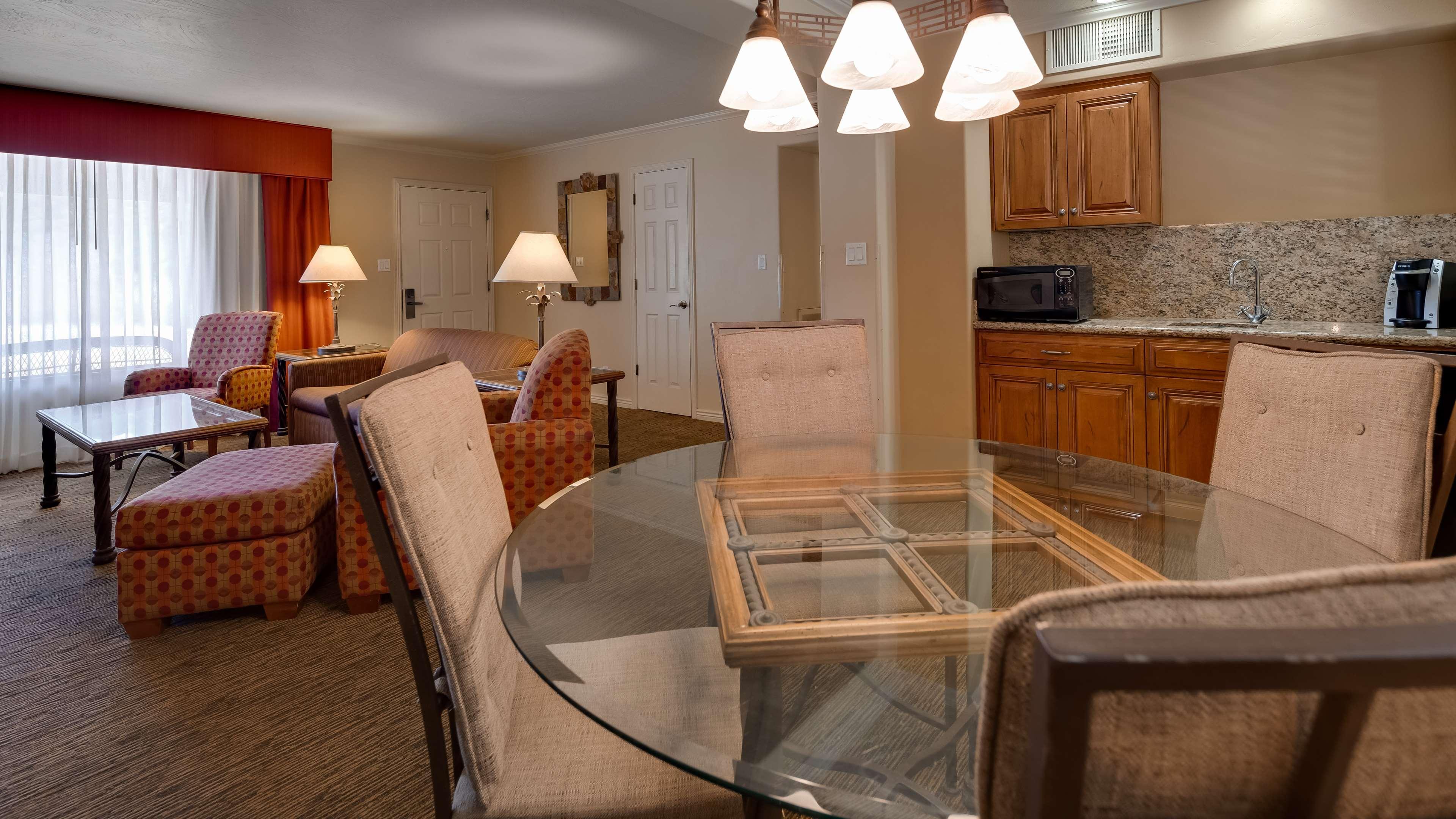 Best Western Plus Arroyo Roble Hotel & Creekside Villas Sedona Exterior photo